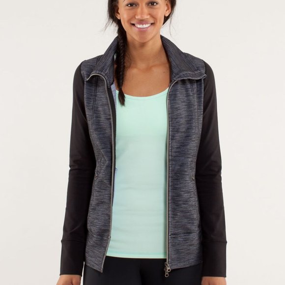 Lululemon Daily Yoga Jacket Reversible Slub Denim Polar Haze/Black Size 2 - Picture 14 of 14